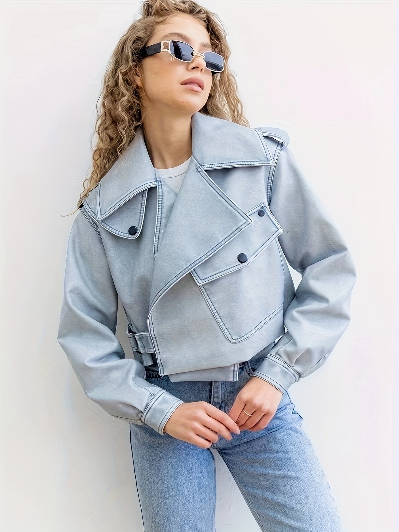 Stylish Jacket Featuring Flap Pockets