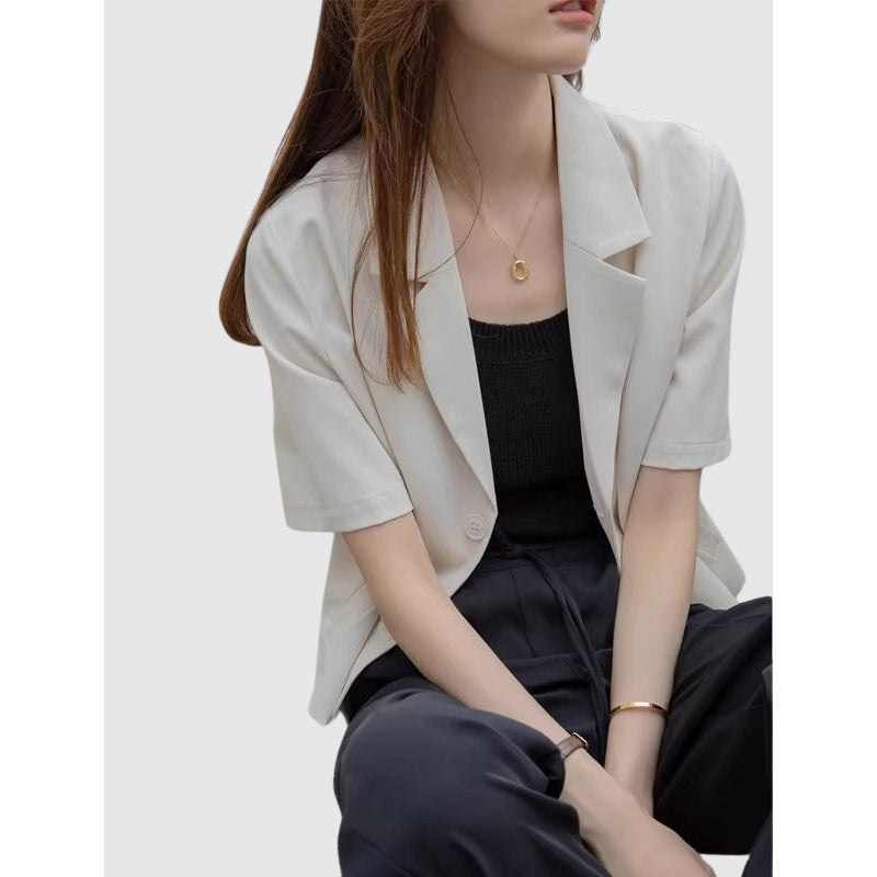 Trendy crop sleeveless blazer
