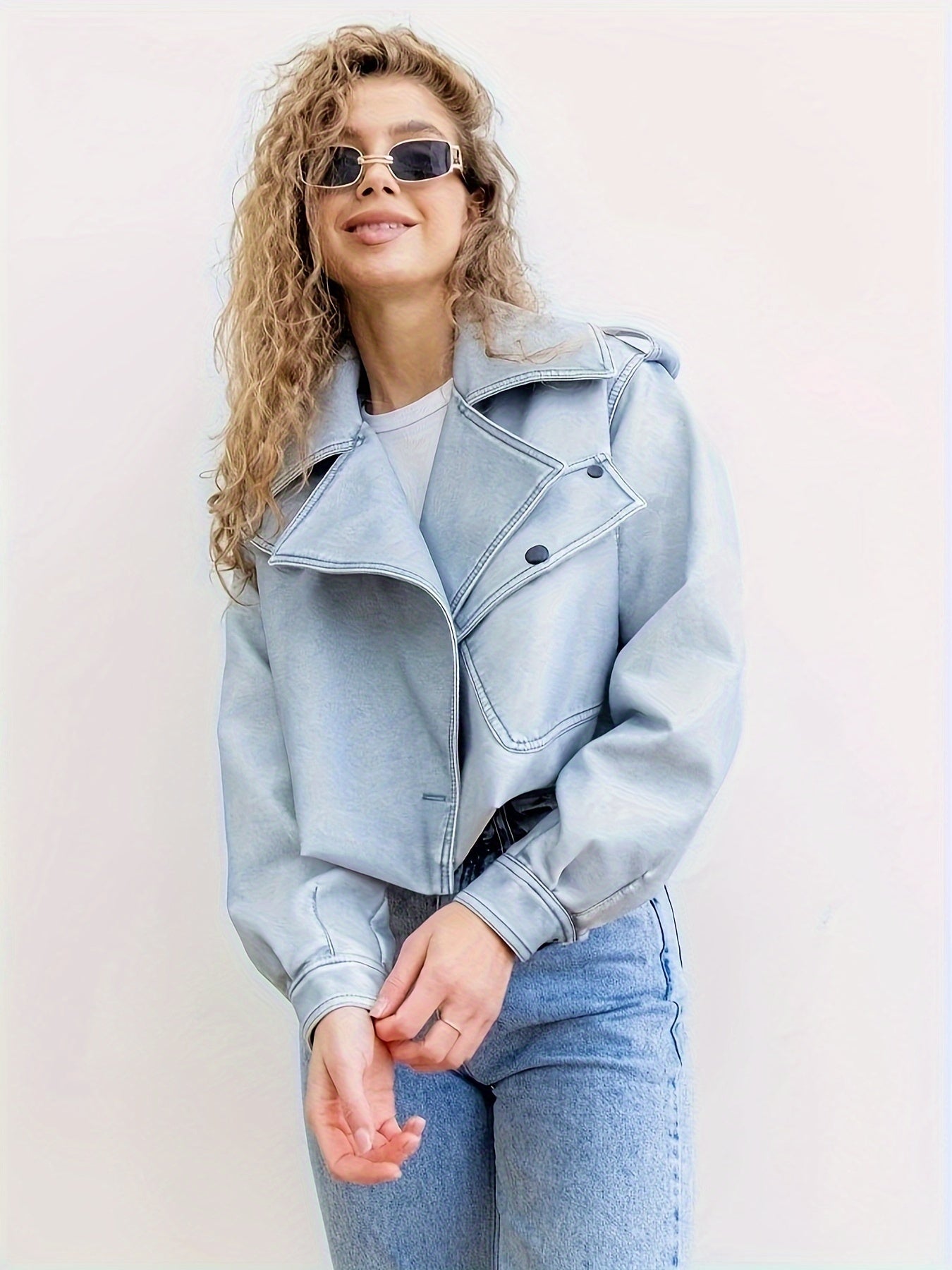 Stylish Jacket Featuring Flap Pockets